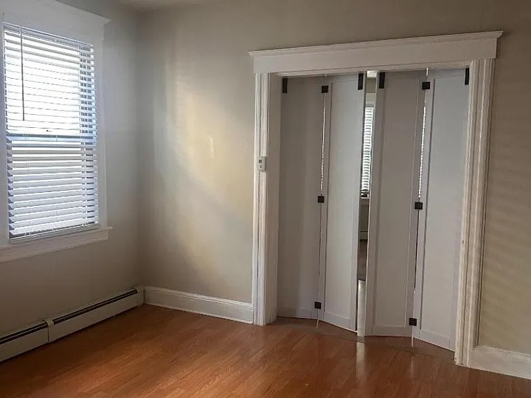 264 Valley St — Photo 6