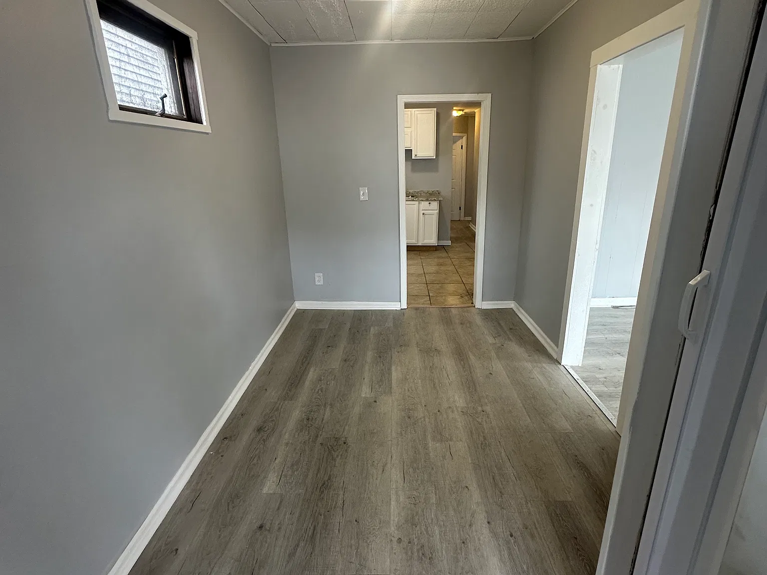 2 bed, 1904 sqft, $1,200 — Photo 1