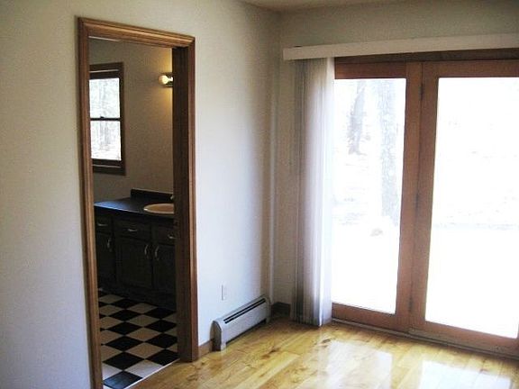 Master BR w/slider and full bath w/ spa tub!