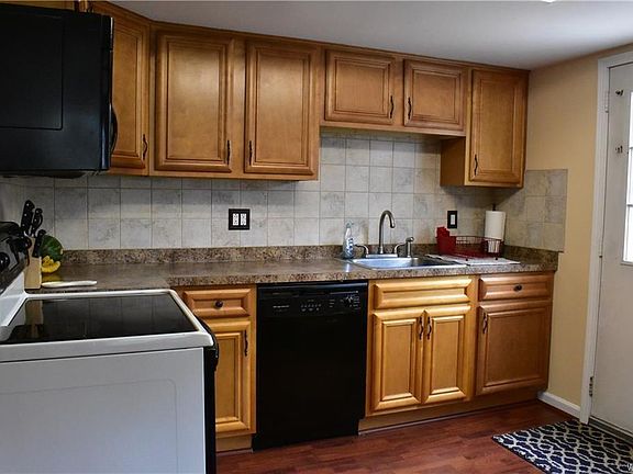 4th image of 55 Carriage Dr APT 8