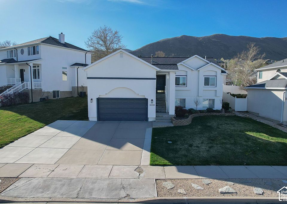 1st image of 14301 S Elsbrook Cir
