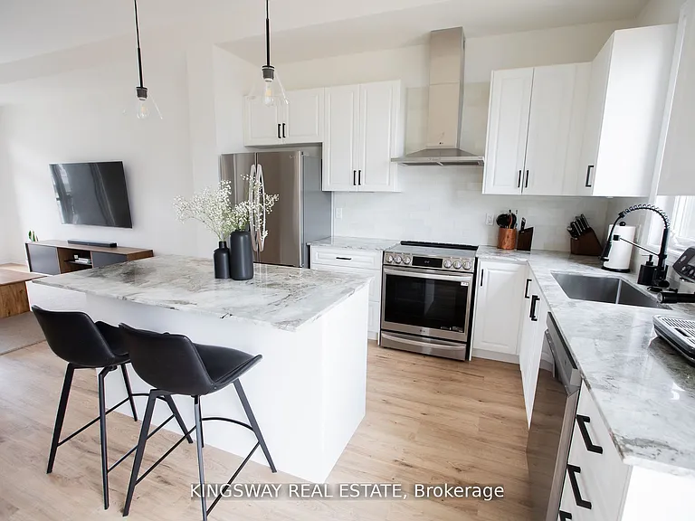 27 Paradox St — Photo 5