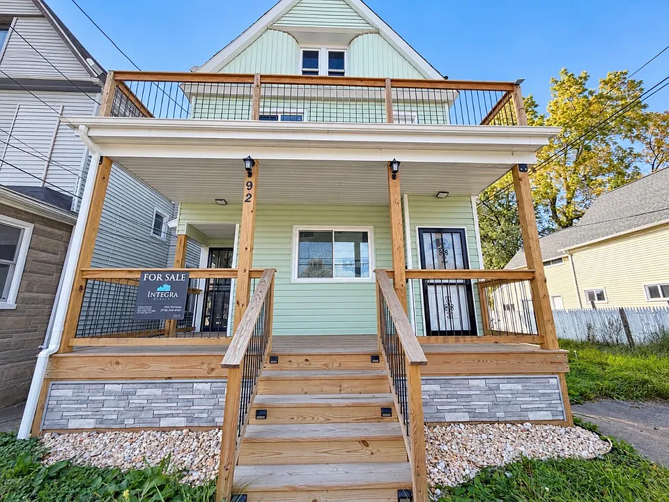 92 Dewitt St #2