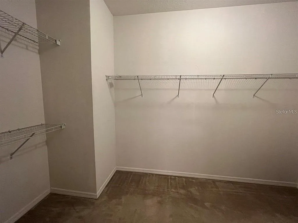 3 bed, 2.0 bath, 2358 sqft, $1,900 — Photo 3