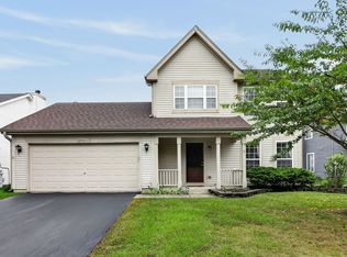2551 Smithfield Ln, Aurora, IL 60503