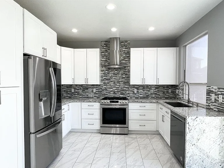 5541 Crestlock Dr — Photo 23