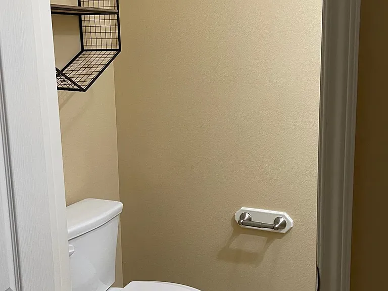 4405 Thunderbird Ave — Photo 9