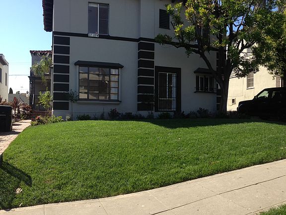2nd image of 129 N Catalina St