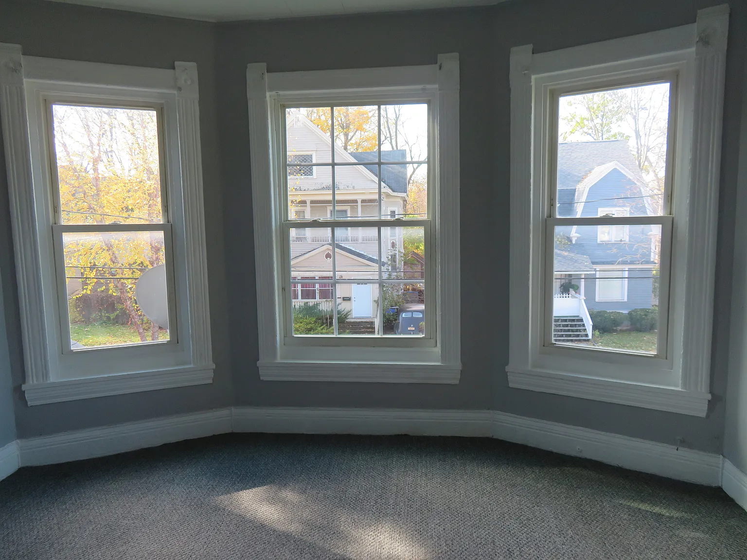 6 bed, 2044 sqft, $2,600 — Photo 4