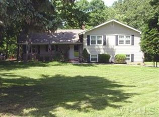 6 Rabbit Trail Rd, Poughkeepsie, NY 12603