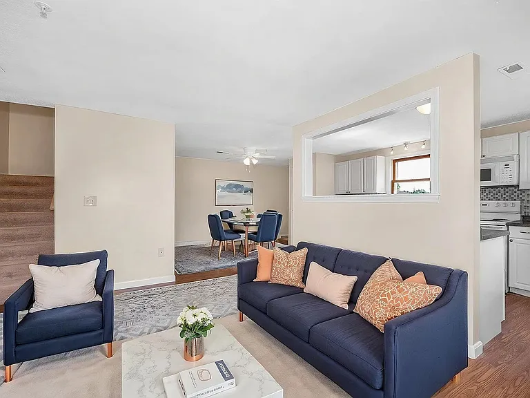 614 Elmwood Dr — Photo 6