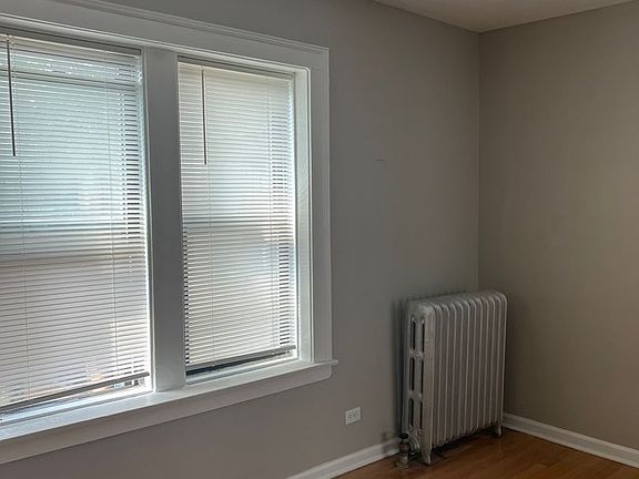 2nd image of 6920 S Oglesby Ave #6922-2223