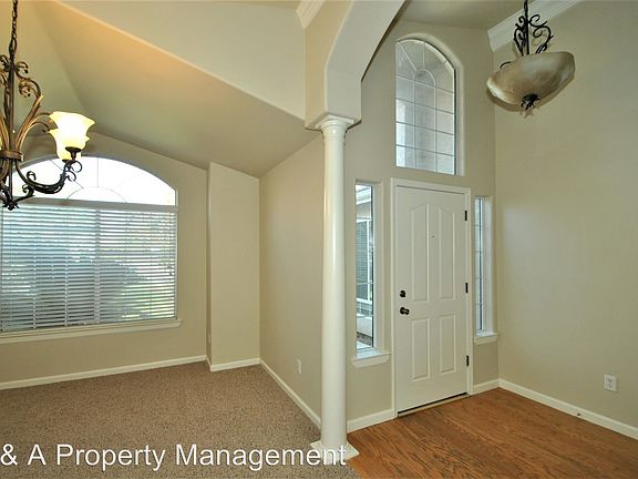5th image of 1763 E Chennault Ave
