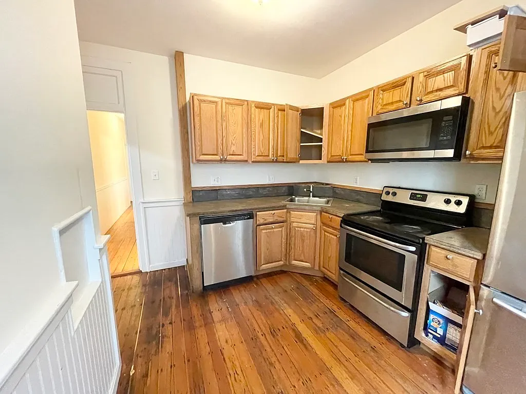 Building Photo - 1 Folsom Ave #1A