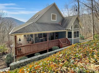371 Falcon Ridge Dr, Waynesville, NC 28786