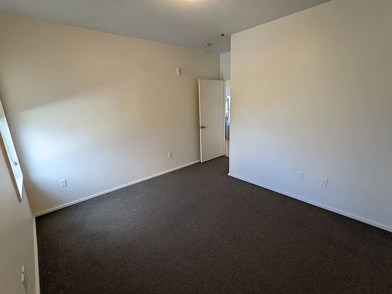 Viewpoint Terrace Apartments — Photo 53