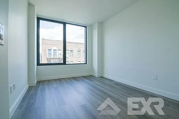 Rented by EXR | media 20