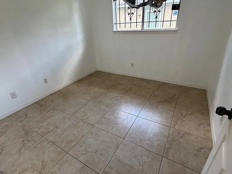 7106 Haverton Dr — Photo 10