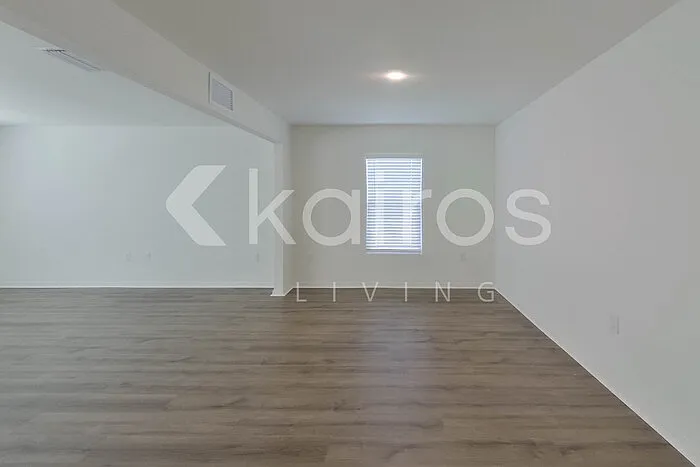 262 Grenada St — Photo 4