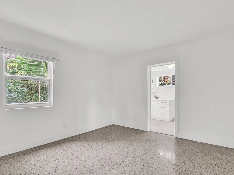 601 Paulina Rd — Photo 16