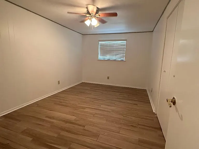 532 Oak Grove Ln — Photo 22