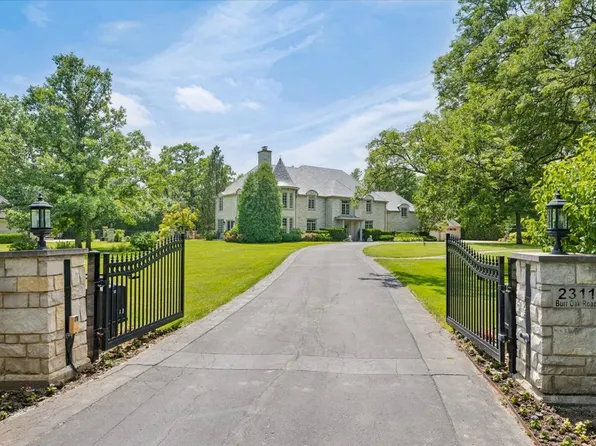 2311 Burr Oak Rd, Northfield, IL 60093