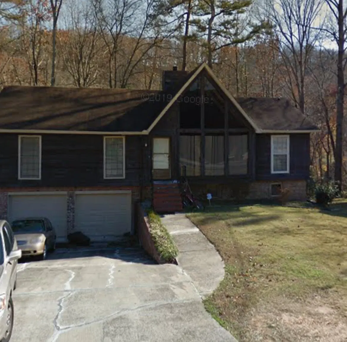 4 bed, 2.5 bath, 2075 sqft, $1,050 — Photo 1