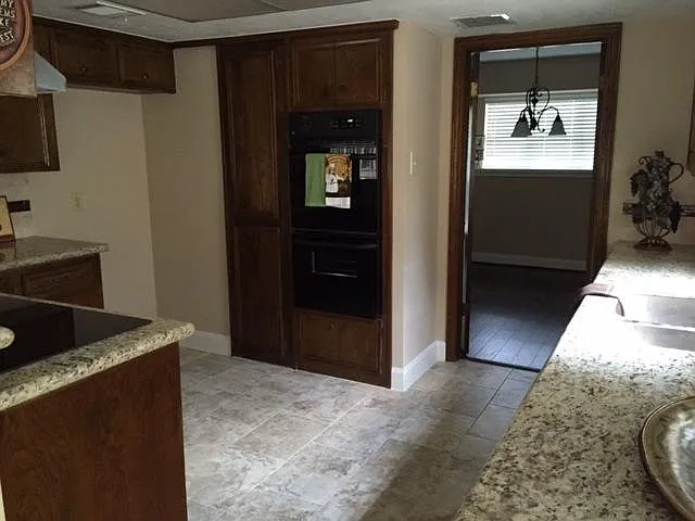 3 bed, 1792 sqft, $2,200 — Photo 2