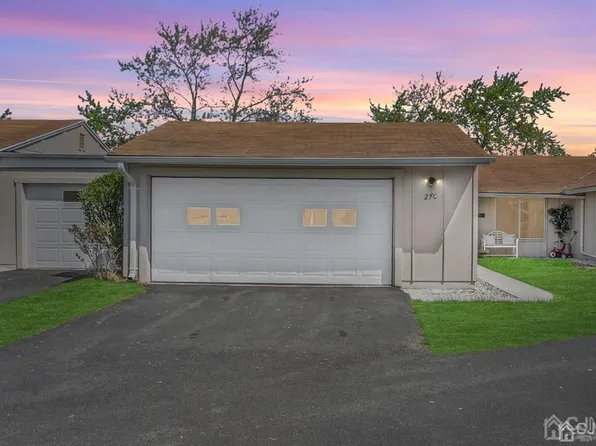 27 Larch Plz #C, Monroe Township, NJ 08831