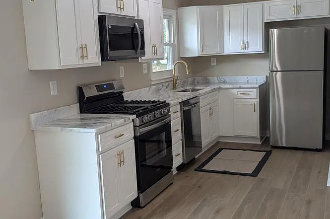 2 bed, 1157 sqft, $1,900 — Photo 3