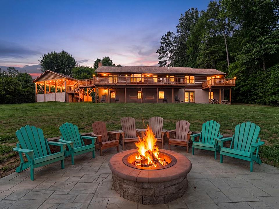 1st image of 561 Overlook Ln