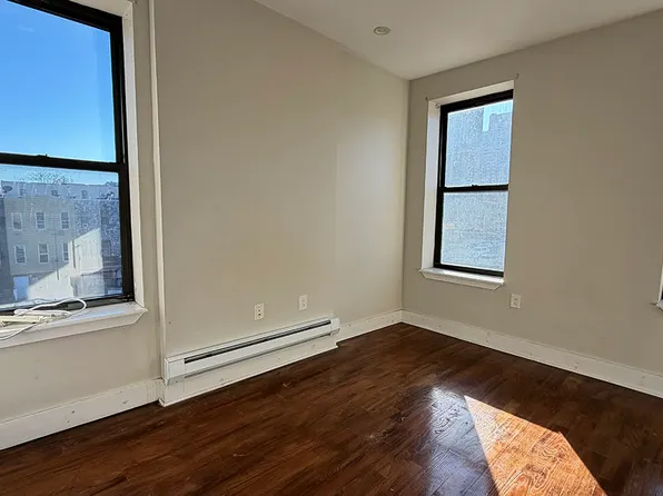 33 Pleasant Place image 1 of 5