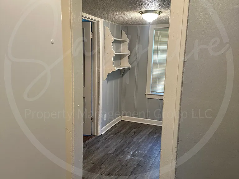 2404 E 67th Ter — Photo 10