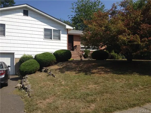 16 Maple Leaf Rd, Monsey, NY 10952