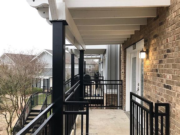 3rd image of 1725 Harvey Mitchell Pkwy S APT 623