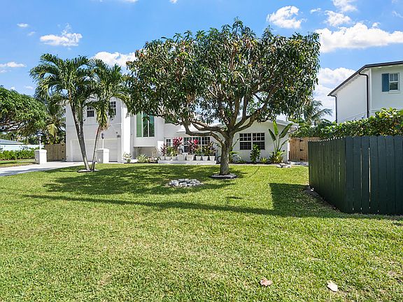 4th image of 5798 NE 7th Avenue