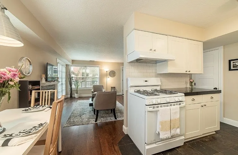 1449 SW Montgomery St #2 — Photo 3