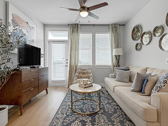 5th image of 1075 Vaughn Dr #2106