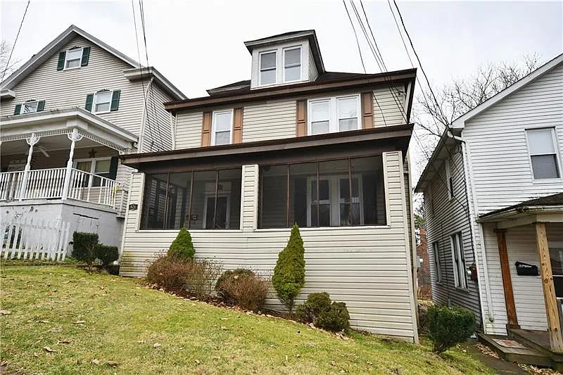 626 Front St photo 1