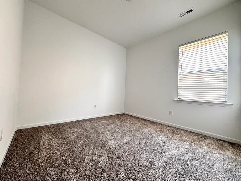 15918 Parkside Crossing Dr — Photo 9