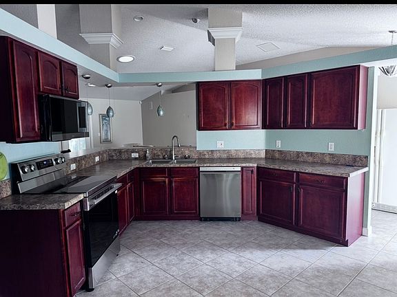 2nd image of 503 Ridgewood St
