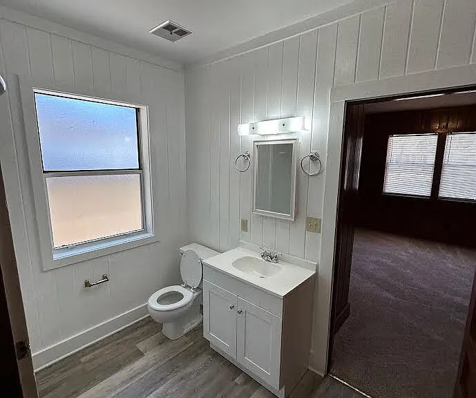 324 Michael Ct — Photo 8