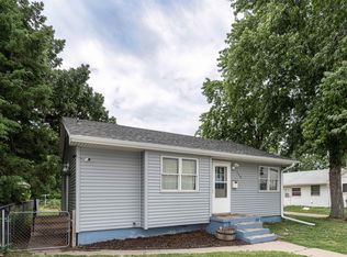 115 E 19th St, Kearney, NE 68847
