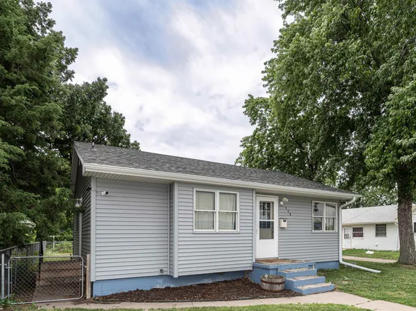 115 E 19th St, Kearney, NE 68847
