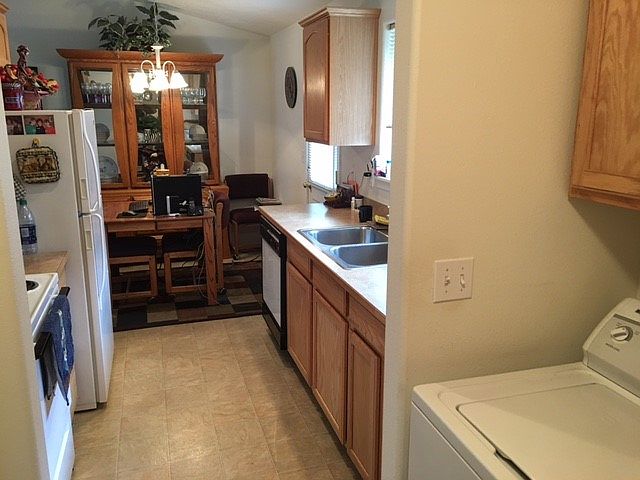 Laundry/Kitchen