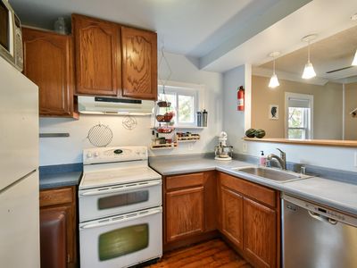547 N 62nd St, Wauwatosa, WI, 53213