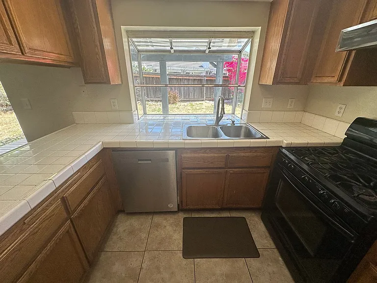7049 Arlington Pl — Photo 32