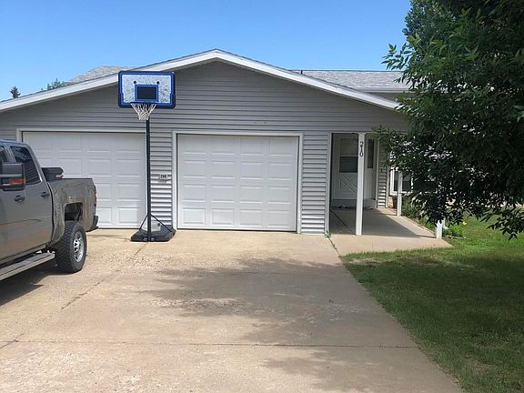 3rd image of 210 Haugen Dr S