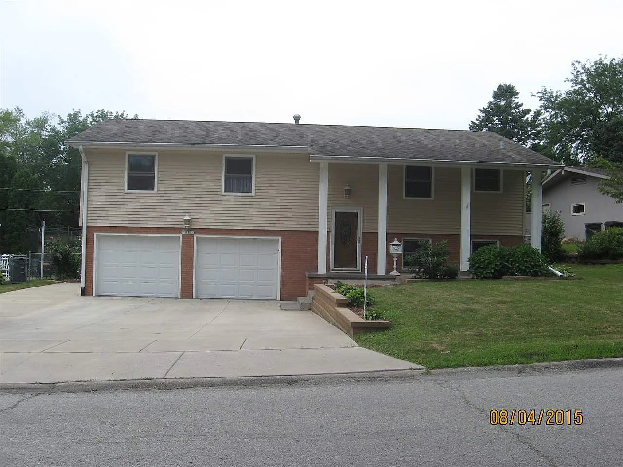 2826 Hillcrest Ave photo 1