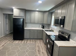 143 5th Ave #1, West Babylon, NY 11704